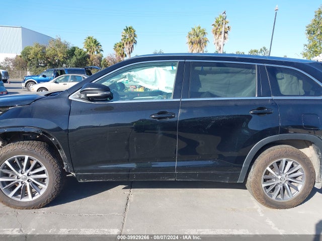 Toyota Highlander Xle 2018 5TDJZRFH5JS856890 Image 14
