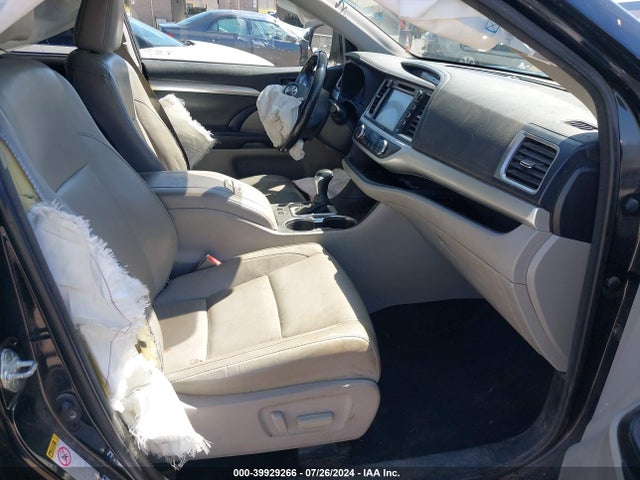 Toyota Highlander Xle 2018 5TDJZRFH5JS856890 Image 5