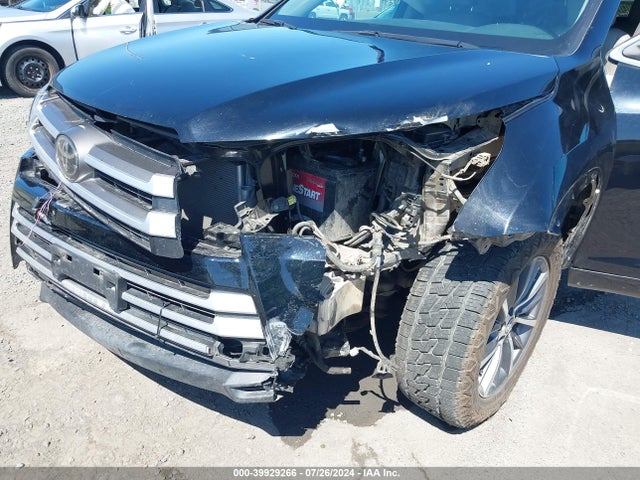 Toyota Highlander Xle 2018 5TDJZRFH5JS856890 Image 6