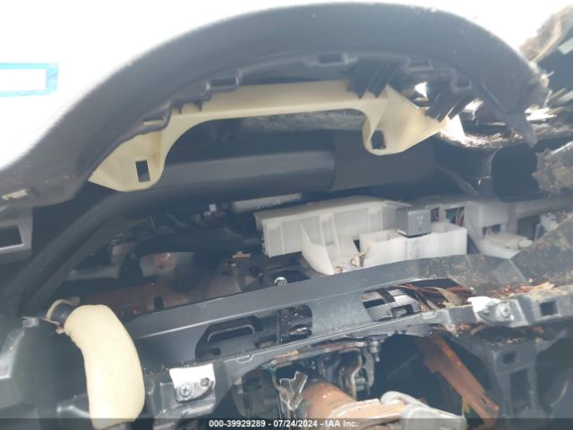 2T1BURHE5FC322682 Toyota COROLLA L