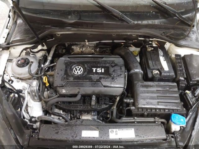 3VW717AU7JM755275 Volkswagen Golf Sportwagen Tsi S