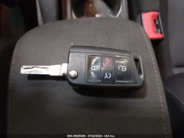 3VW717AU7JM755275 Volkswagen Golf Sportwagen Tsi S
