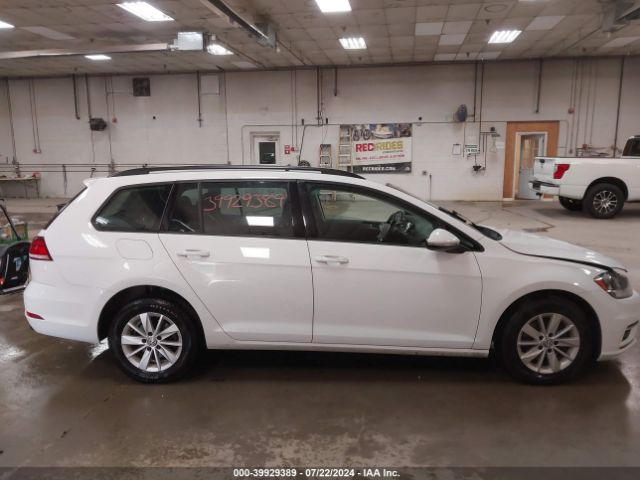 3VW717AU7JM755275 Volkswagen Golf Sportwagen Tsi S