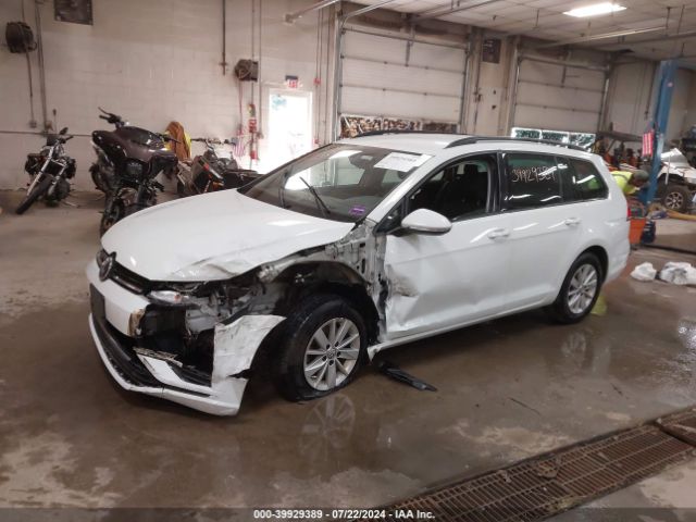 3VW717AU7JM755275 Volkswagen Golf Sportwagen Tsi S