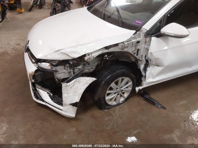 3VW717AU7JM755275 Volkswagen Golf Sportwagen Tsi S