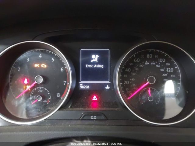 3VW717AU7JM755275 Volkswagen Golf Sportwagen Tsi S