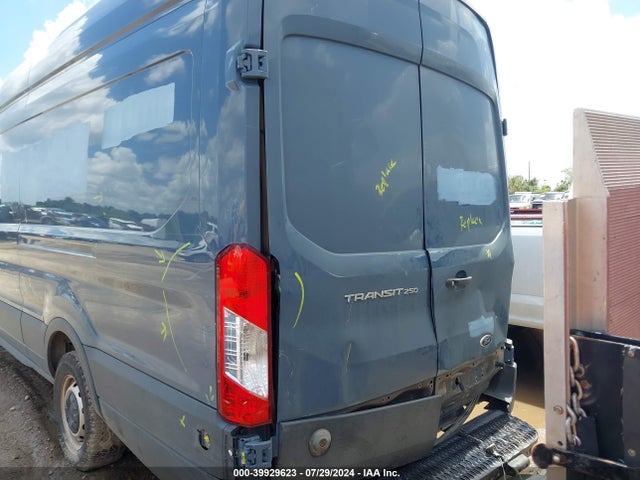 Ford Transit-250 2019 1FTYR3XMXKKB73731 Image 16