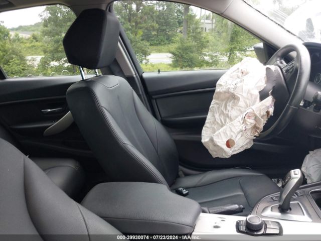 WBA8E1G52HNU14775 BMW 320i