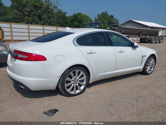 2014 JAGUAR XF SAJWJ0EF4E8U10184 Photo 3