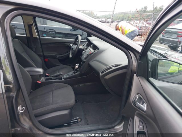 1FADP3K23GL310946 Ford FOCUS SE