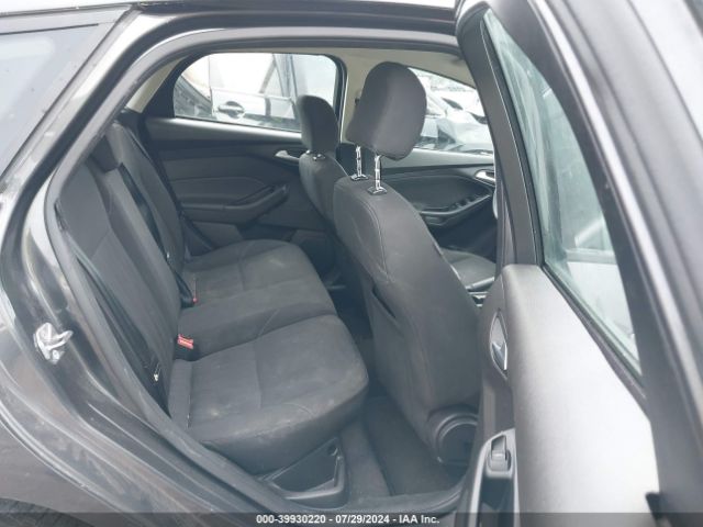1FADP3K23GL310946 Ford FOCUS SE