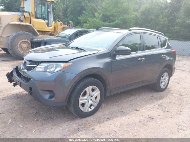 Toyota RAV4 LE 2015 JTMBFREVXFD159190 Image 2