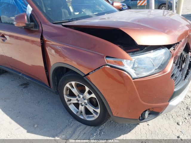 JA4AZ3A3XFZ005953 Mitsubishi Outlander Se