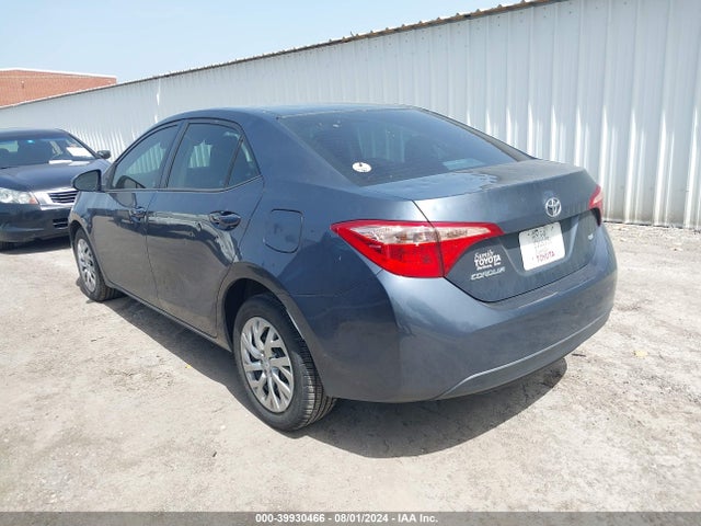 Toyota COROLLA LE 2017 5YFBURHE3HP737227 Image 3