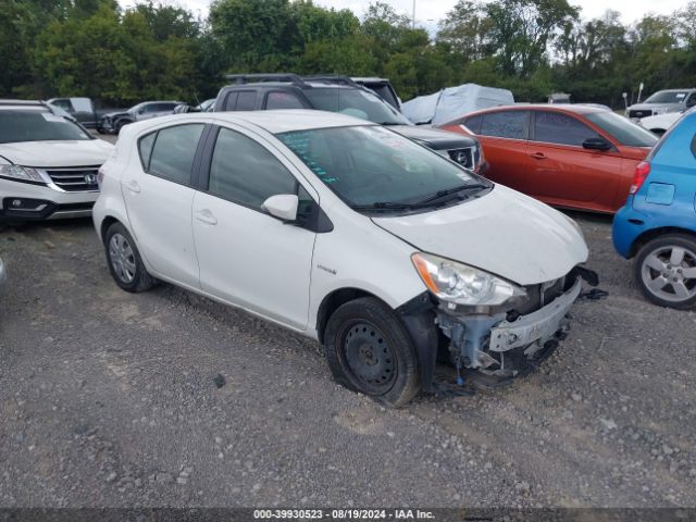 JTDKDTB35E1575315 Toyota Prius C Two