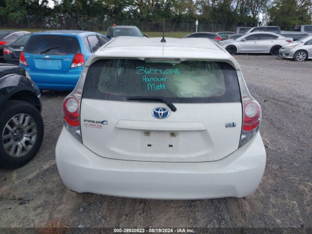 JTDKDTB35E1575315 Toyota Prius C Two