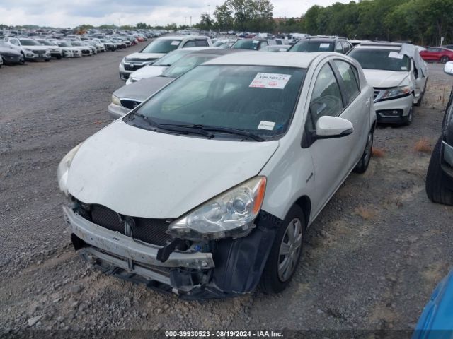 JTDKDTB35E1575315 Toyota Prius C Two