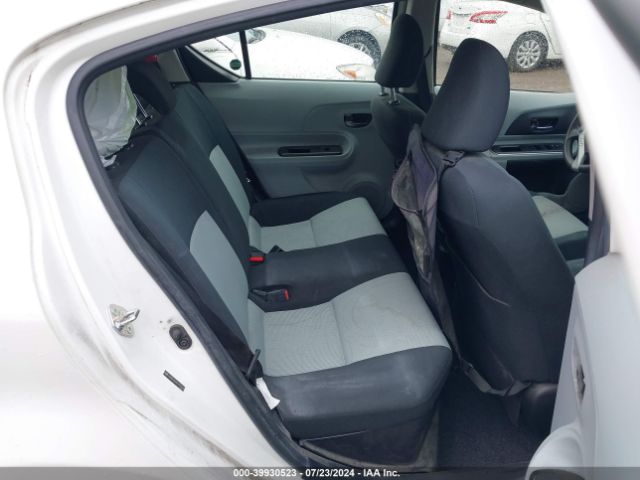 JTDKDTB35E1575315 Toyota Prius C Two