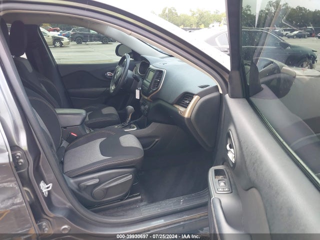 1C4PJLCB8EW170931 Jeep Cherokee Latitude