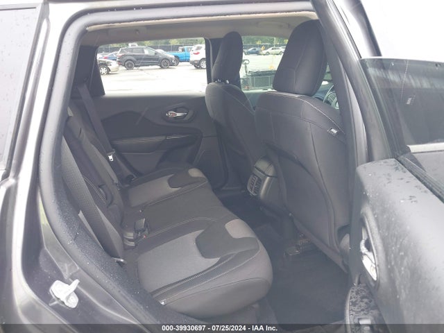 1C4PJLCB8EW170931 Jeep Cherokee Latitude