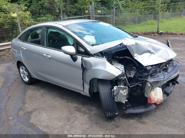 Ford FIESTA SE 2018 3FADP4BJ5JM144898 Image 1