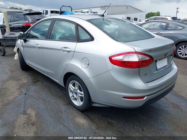 Ford FIESTA SE 2018 3FADP4BJ5JM144898 Image 3