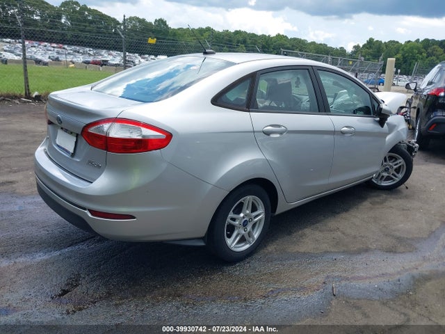 Ford FIESTA SE 2018 3FADP4BJ5JM144898 Image 4