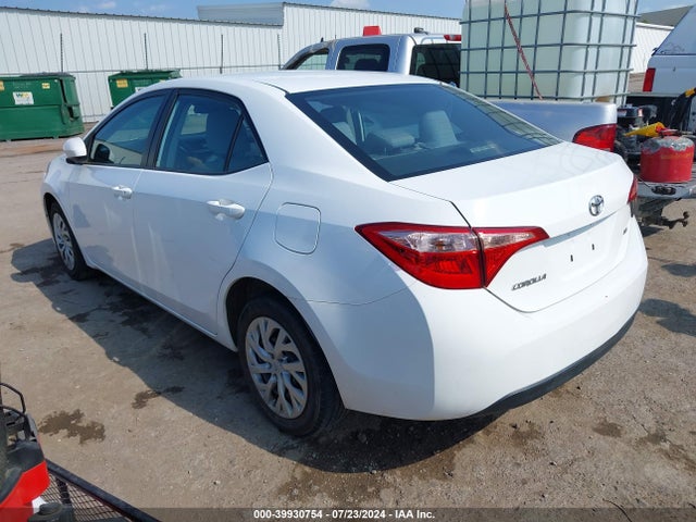 Toyota COROLLA LE 2018 2T1BURHEXJC023309 Image 3