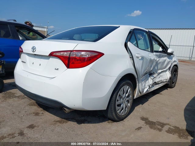 Toyota COROLLA LE 2018 2T1BURHEXJC023309 Image 4