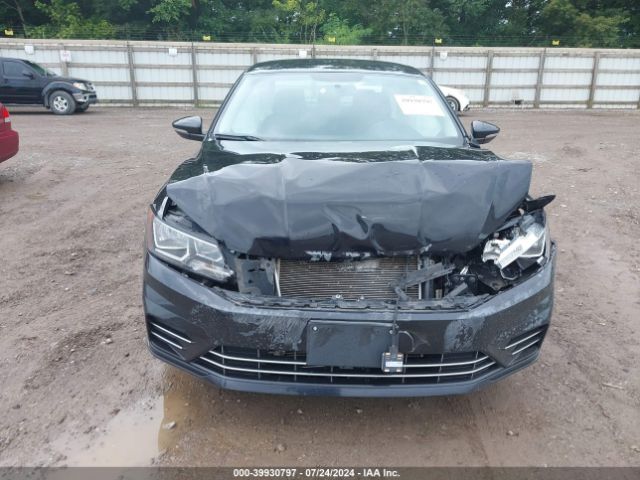 1VWAA7A3XJC026329 Volkswagen Passat 2.0t R-line/2.0t S