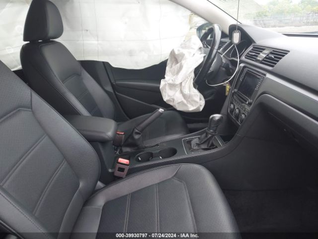 1VWAA7A3XJC026329 Volkswagen Passat 2.0t R-line/2.0t S