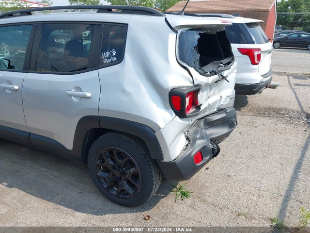 ZACCJABT8FPB27217 Jeep Renegade Latitude