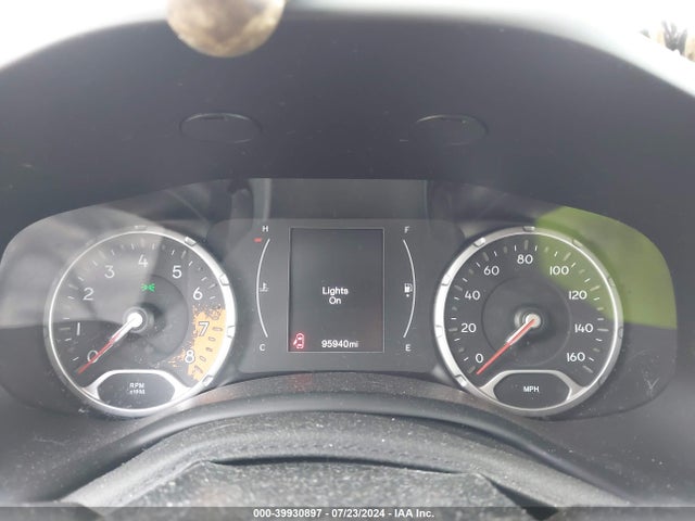 ZACCJABT8FPB27217 Jeep Renegade Latitude