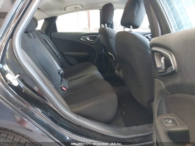 Chrysler 200 Limited 2015 1C3CCCAB2FN750523 Image 8