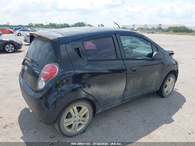 Chevrolet Spark 1lt Cvt 2015 KL8CD6S94FC731224 Image 4