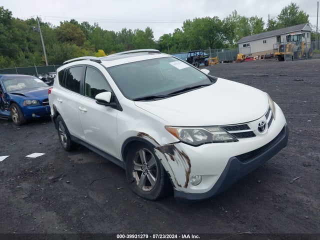 Toyota Rav4 Xle 2015 JTMRFREV9FJ041857 головне зображення