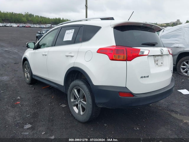 Toyota Rav4 Xle 2015 JTMRFREV9FJ041857 Image 3