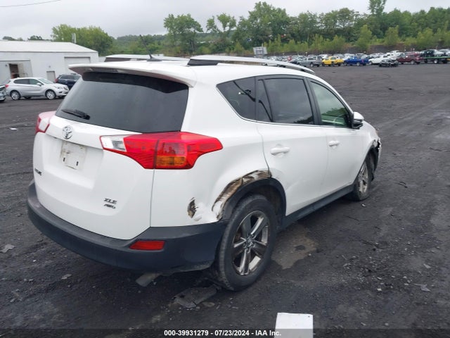 Toyota Rav4 Xle 2015 JTMRFREV9FJ041857 Image 4