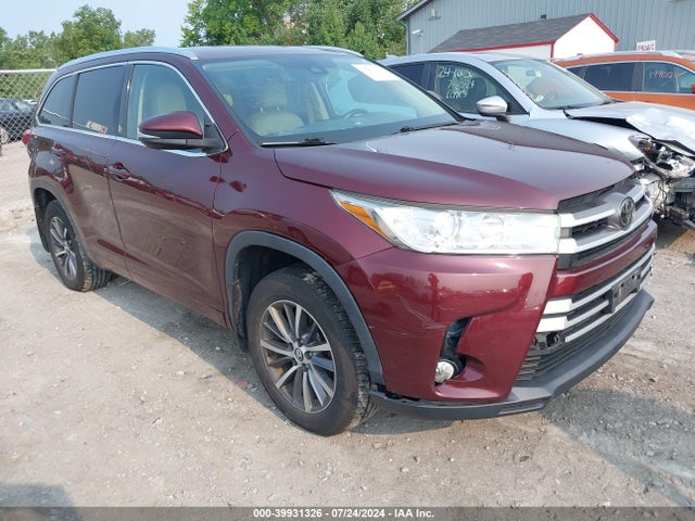 Toyota Highlander Xle 2018 5TDJZRFH5JS824182 main image