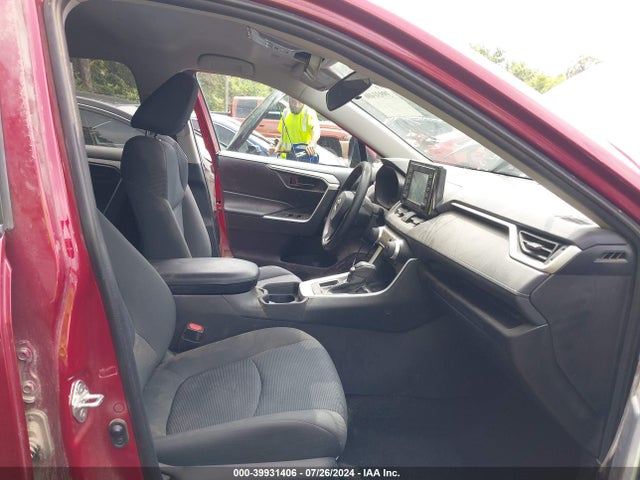 Toyota RAV4 LE 2019 2T3K1RFV7KC021876 Image 5
