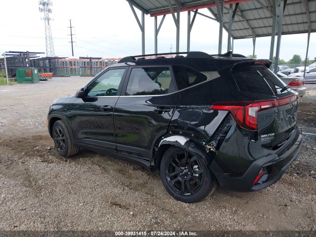 KIA Seltos X-line 2024 KNDEUCA78R7555502 Image 3