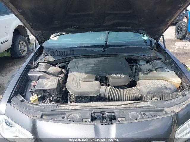 2C3CCAKGXHH580289 Chrysler 300c Awd