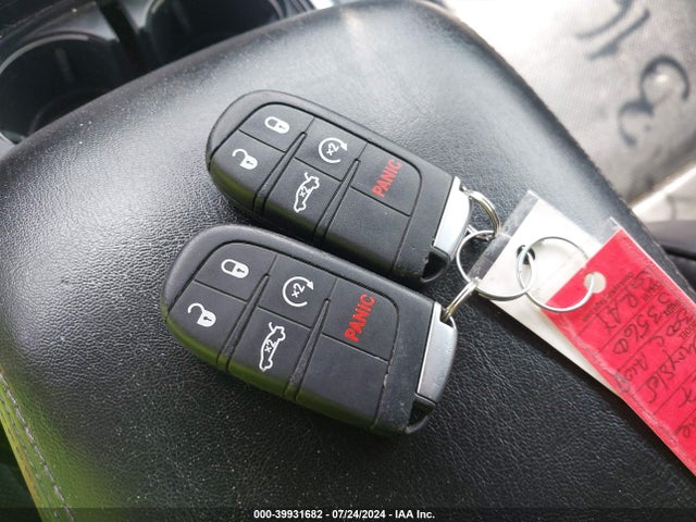 2C3CCAKGXHH580289 Chrysler 300c Awd