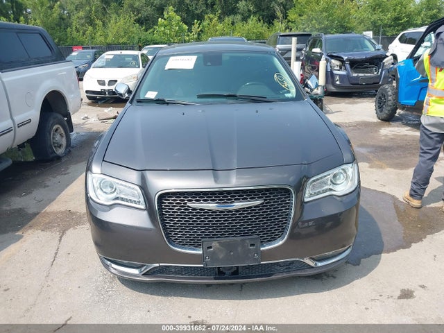 2C3CCAKGXHH580289 Chrysler 300c Awd