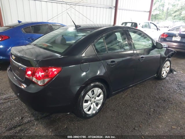 1G1PA5SHXE7476520 Chevrolet Cruze Ls Auto