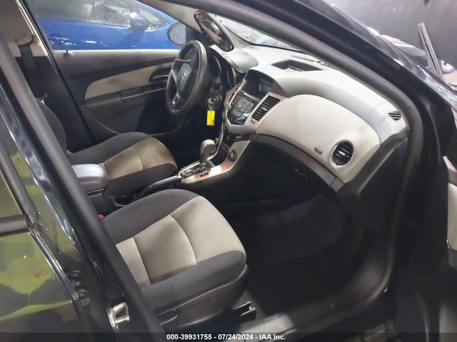 1G1PA5SHXE7476520 Chevrolet Cruze Ls Auto