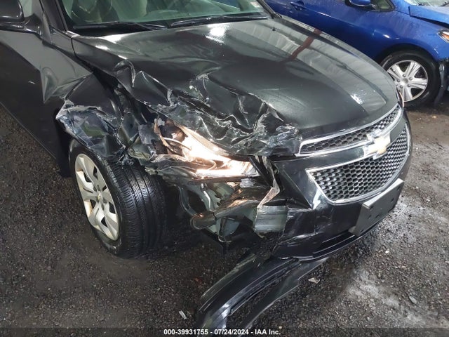1G1PA5SHXE7476520 Chevrolet Cruze Ls Auto