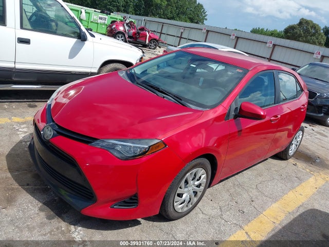 Toyota COROLLA LE 2018 5YFBURHE5JP851736 Image 2