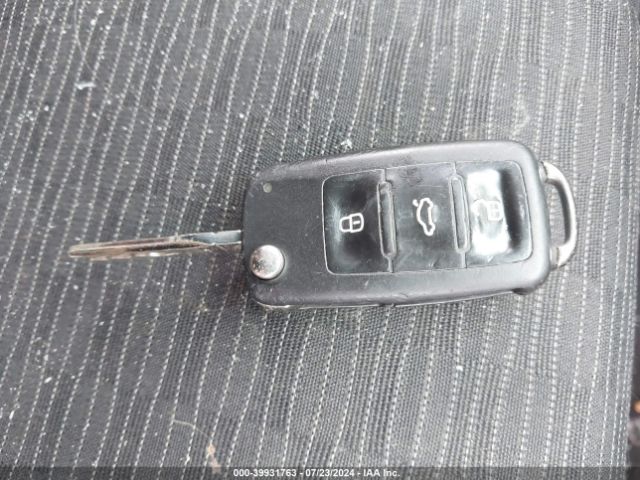 WVGBV7AX7FW602362 Volkswagen TIGUAN S