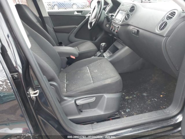 WVGBV7AX7FW602362 Volkswagen TIGUAN S